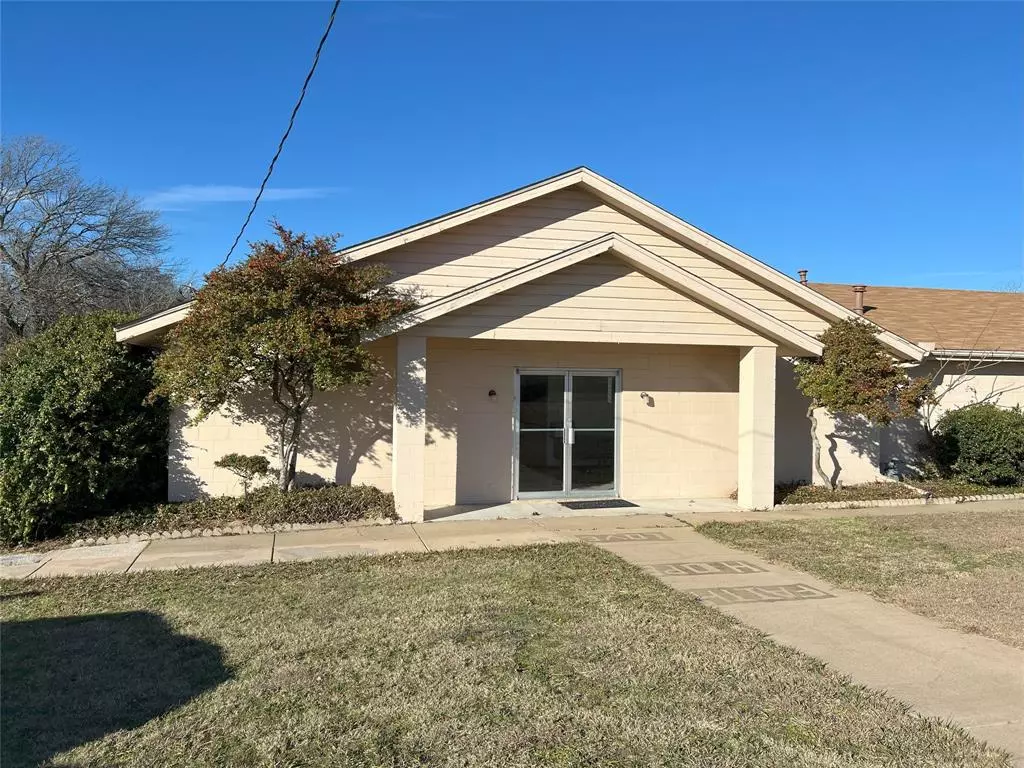 Weatherford, TX 76086,1220 W Spring Street