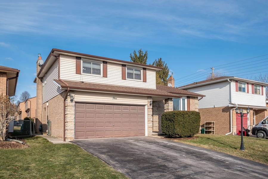 4 Spry AVE, Clarington, ON L1C 3T3