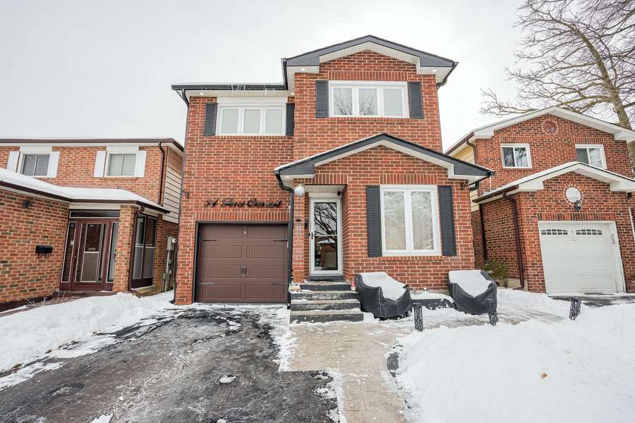 54 Ferri CRES, Brampton, ON L6Z 1R9