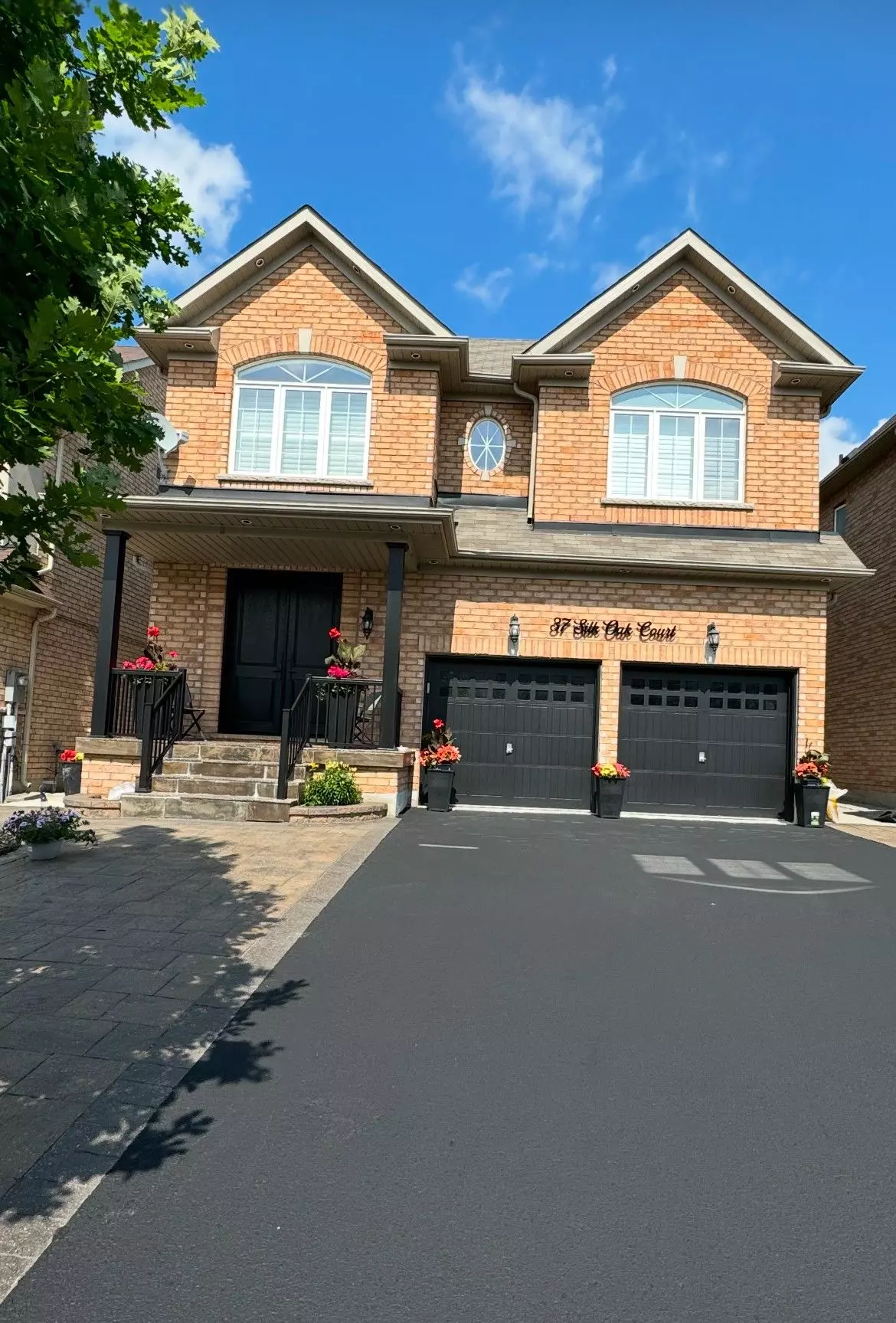 Vaughan, ON L6A 0M3,37 Silk Oak CT