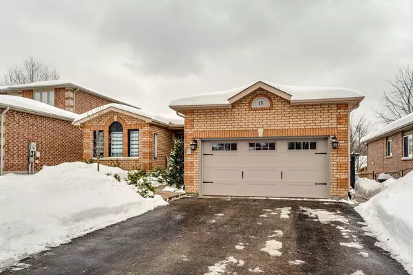 15 Horsfield DR, Barrie, ON L4N 7X8