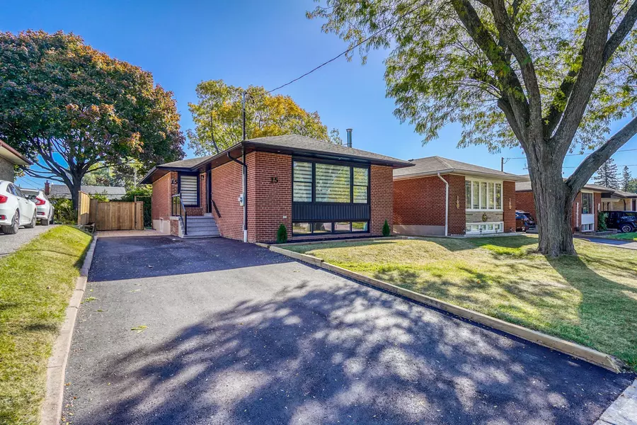 15 Wantanopa CRES, Toronto E09, ON M1H 2B2