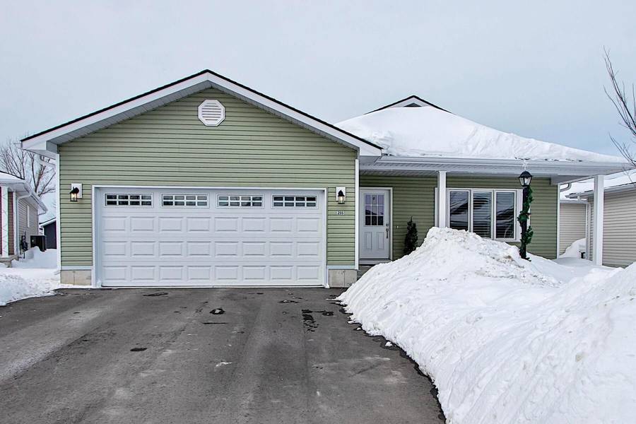 255 Lake Breeze DR, Ashfield-colborne-wawanosh, ON N7A 3Y3