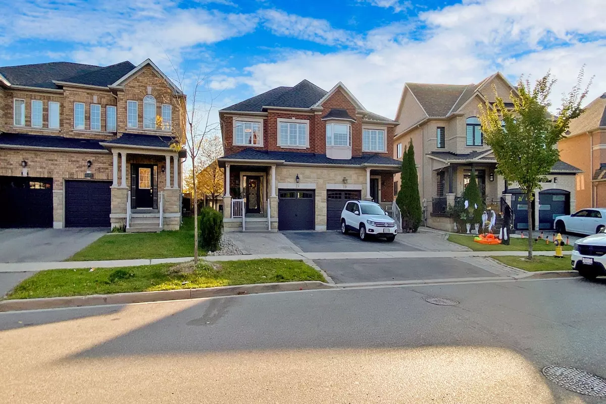 Vaughan, ON L4H 0G5,21 Twin Hills CRES