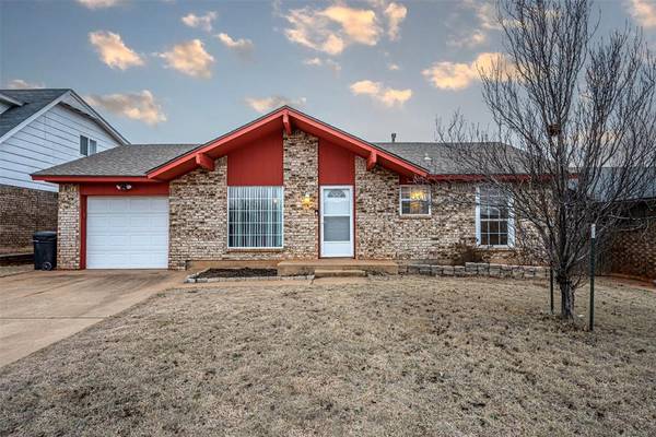 1017 NW 24th Street, Moore, OK 73160