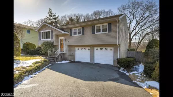 87 Aldrin Dr, Wanaque Boro, NJ 07465