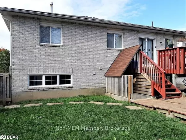 Barrie, ON L4N 7L9,90 O'SHAUGHNESSY CRES