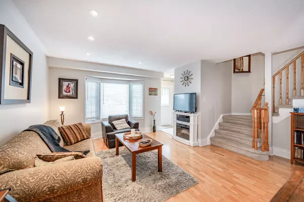 Oakville, ON L6H 6G3,102 Glenashton DR