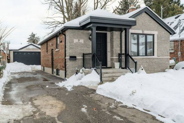 9 Monarchdale AVE,  Toronto W04,  ON M6M 2S6