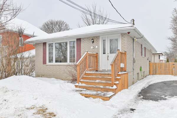 24 North Murray ST, Quinte West, ON K8V 2C9