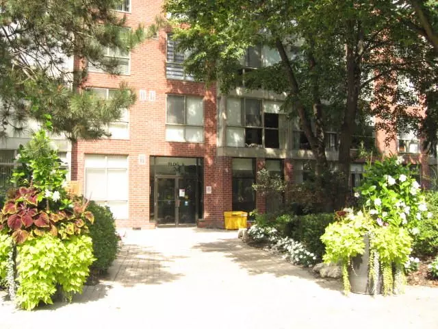 24 Southport ST #541, Toronto W01, ON M6S 4E1