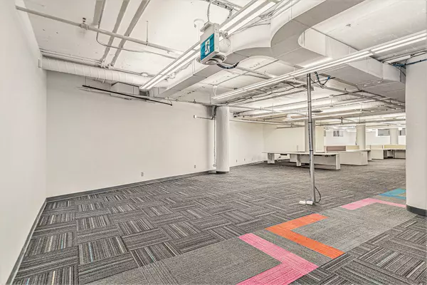 Ottawa Centre, ON K2P 1C3,205 Catherine ST #LL