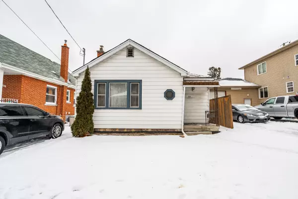 124 WHITNEY AVE, Hamilton, ON L8S 2G7