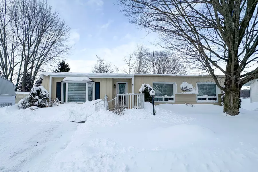 67 Fairway DR, Clarington, ON L1B 1B2