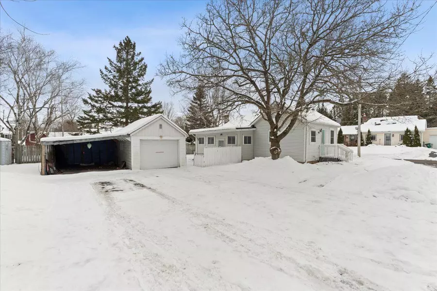 37 Bruce St ST, Quinte West, ON K0K 2C0