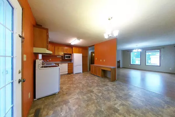 Slave Lake, AB T0G2A3,1108 11 ST SE