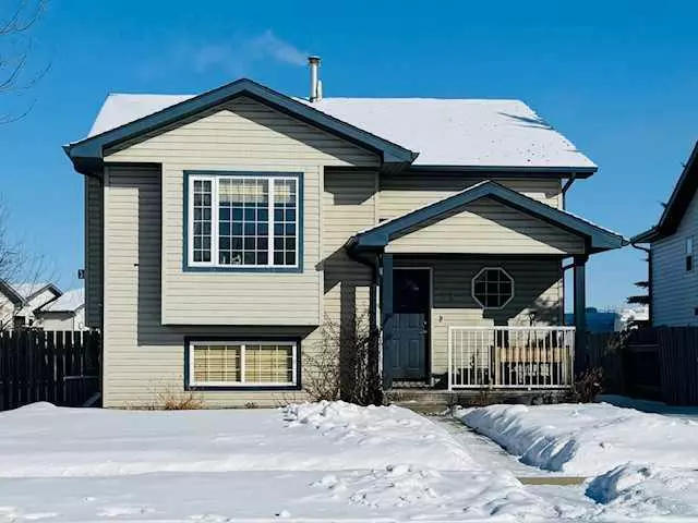 19 Hagerman RD, Sylvan Lake, AB T4S 2K2