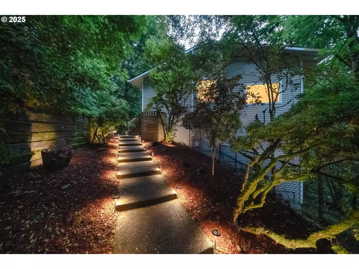 Lake Oswego, OR 97034,17867 SUNDOWN CT