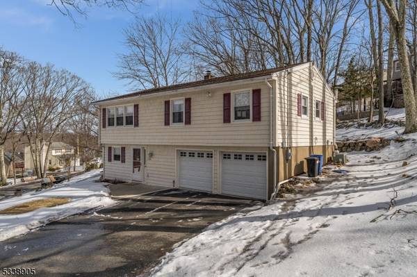 266 Carentan Rd, Hopatcong Boro, NJ 07843