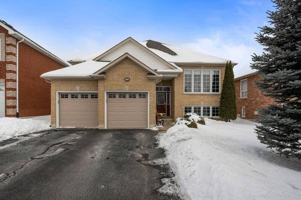 1047 Interlake DR, Oshawa, ON L1K 2M5