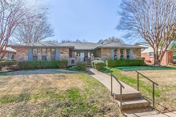 Dallas, TX 75248,7658 Querida Lane