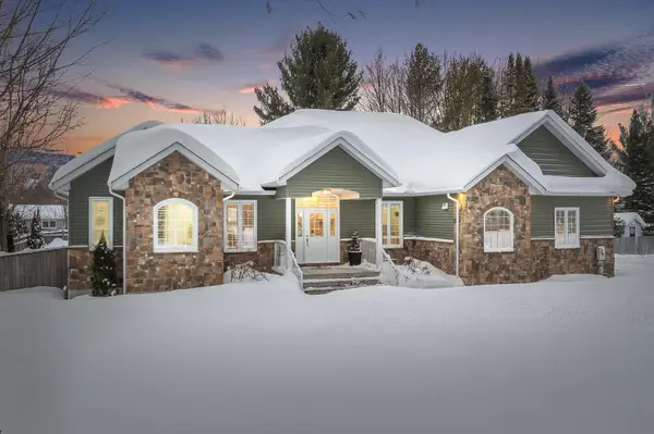 Tiny, ON L0L 2T0,32 Bailey CRES