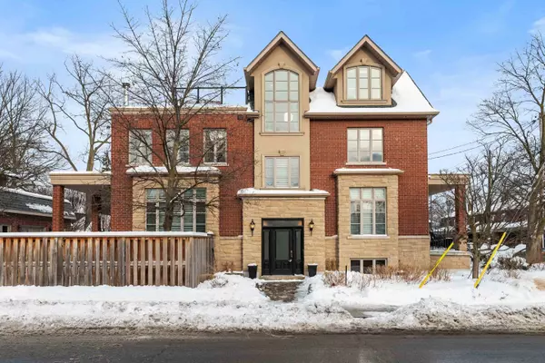 26 Deforest RD, Toronto W01, ON M6S 1H7