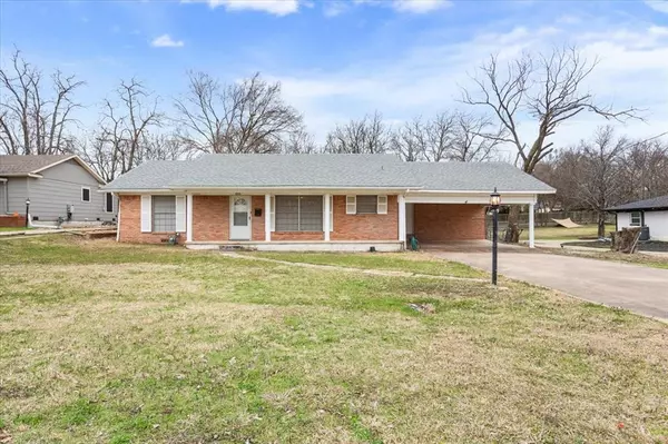 1016 E Franklin Street, Hillsboro, TX 76645