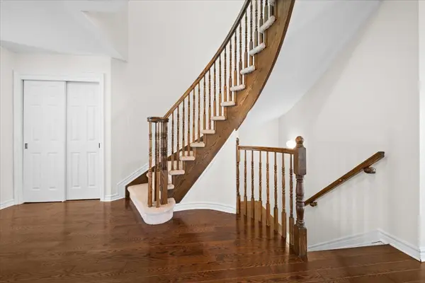 Barrhaven, ON K2J 3T5,143 Garrity CRES