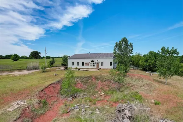 15751 E Coffee Creek Road, Luther, OK 73054