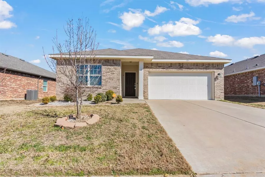 484 Bank Way, Crowley, TX 76036