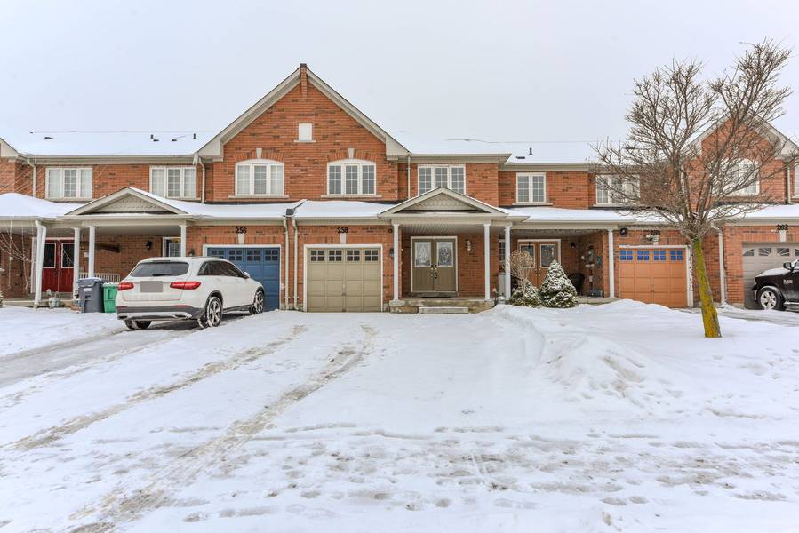 258 Van Kirk DR, Brampton, ON L7A 3W5