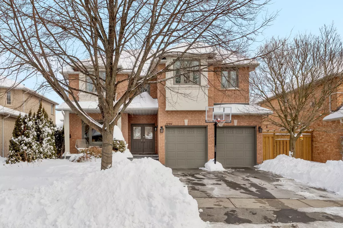 Oakville, ON L6M 3M5,2299 Hilltop LN