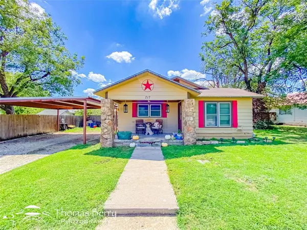 Baird, TX 79504,717 W 3rd Street