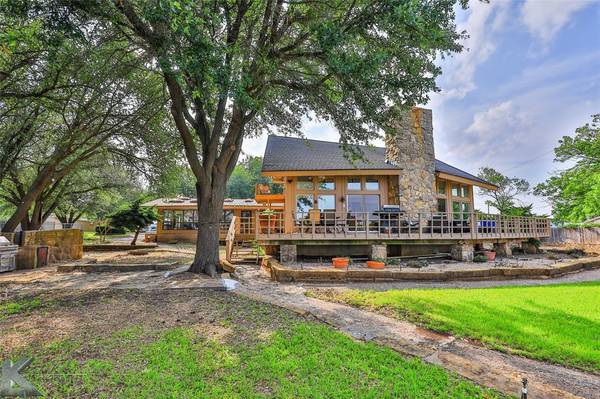 105 Lakeview Drive, Coleman, TX 76834