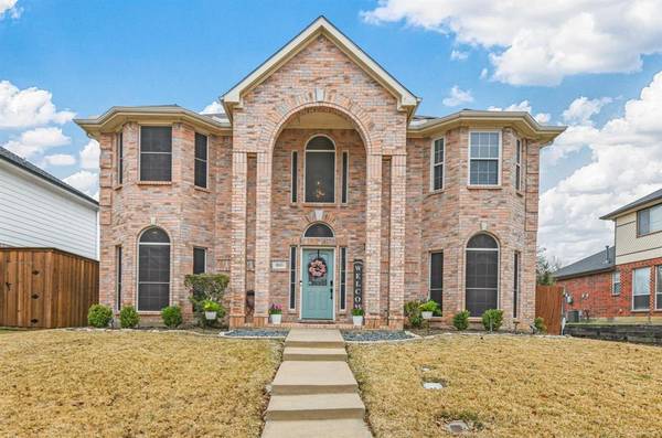 805 Summit Pointe, Lewisville, TX 75077