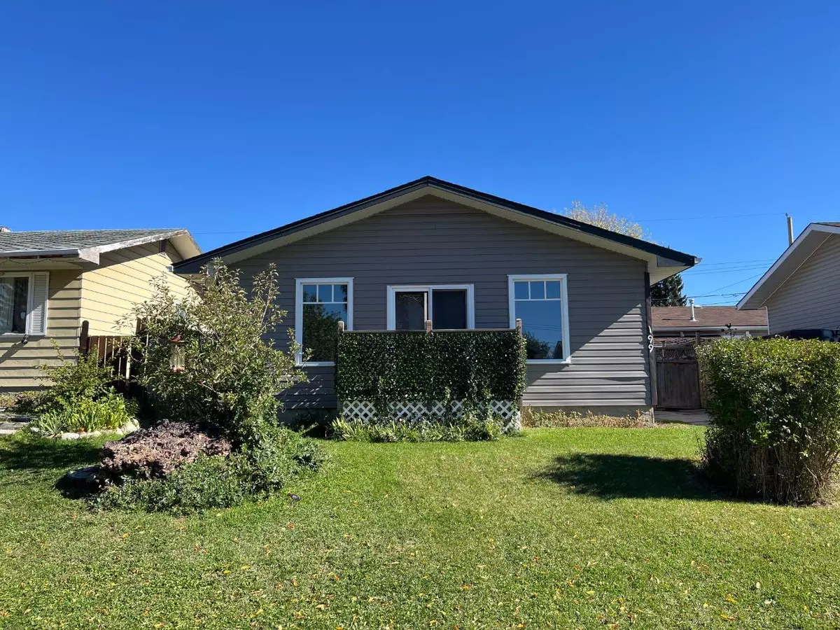 Calgary, AB T2A 3S1,199 Penmeadows Close Southeast