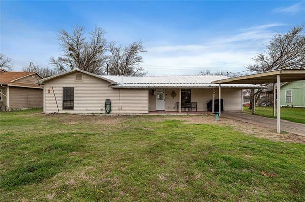 Mineral Wells, TX 76067,1304 SE 20th Street