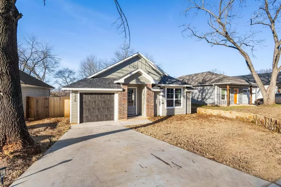 1225 W Johnson Street, Denison, TX 75020