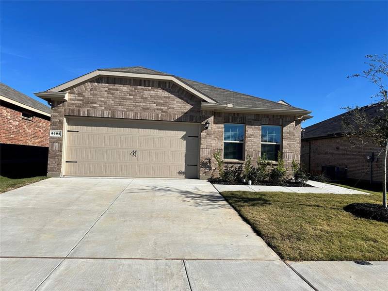 8608 Big Apple Drive, Fort Worth, TX 76179