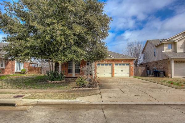 10736 Kittering Trail, Fort Worth, TX 76052