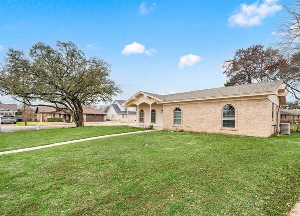 Hurst, TX 76053,928 Madrid Court