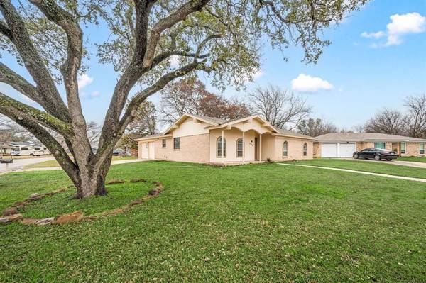 Hurst, TX 76053,928 Madrid Court