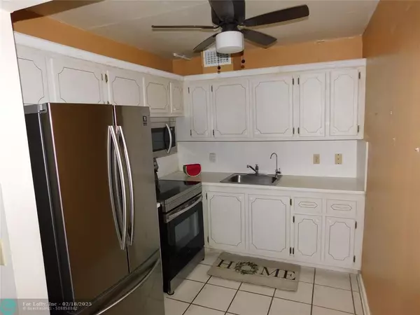 Deerfield Beach, FL 33442,2002 Ellesmere A  #2002