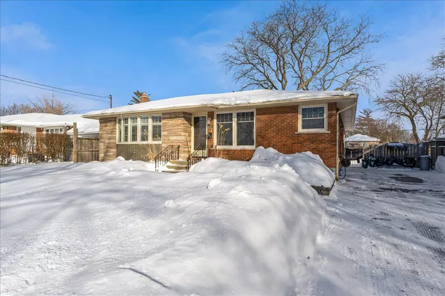 92 LEASIDE DR, St. Catharines, ON L2M 4G8