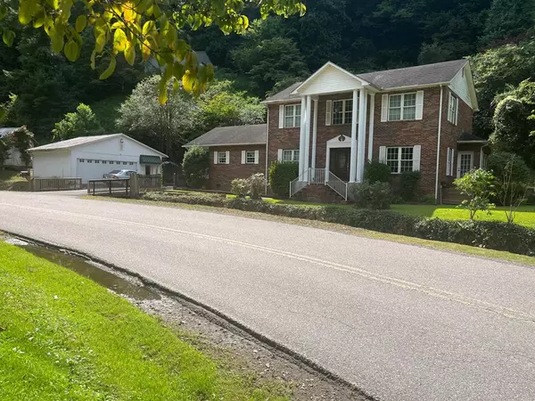 4032 Poplar Creek Road, Grundy, VA 24614