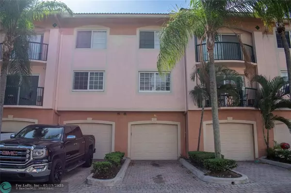 Fort Lauderdale, FL 33316,2021 SE 10th Ave  #206