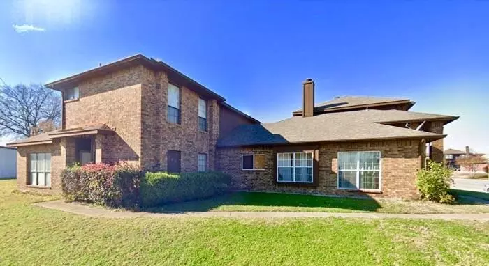 700 Cresent Drive, Desoto, TX 75115