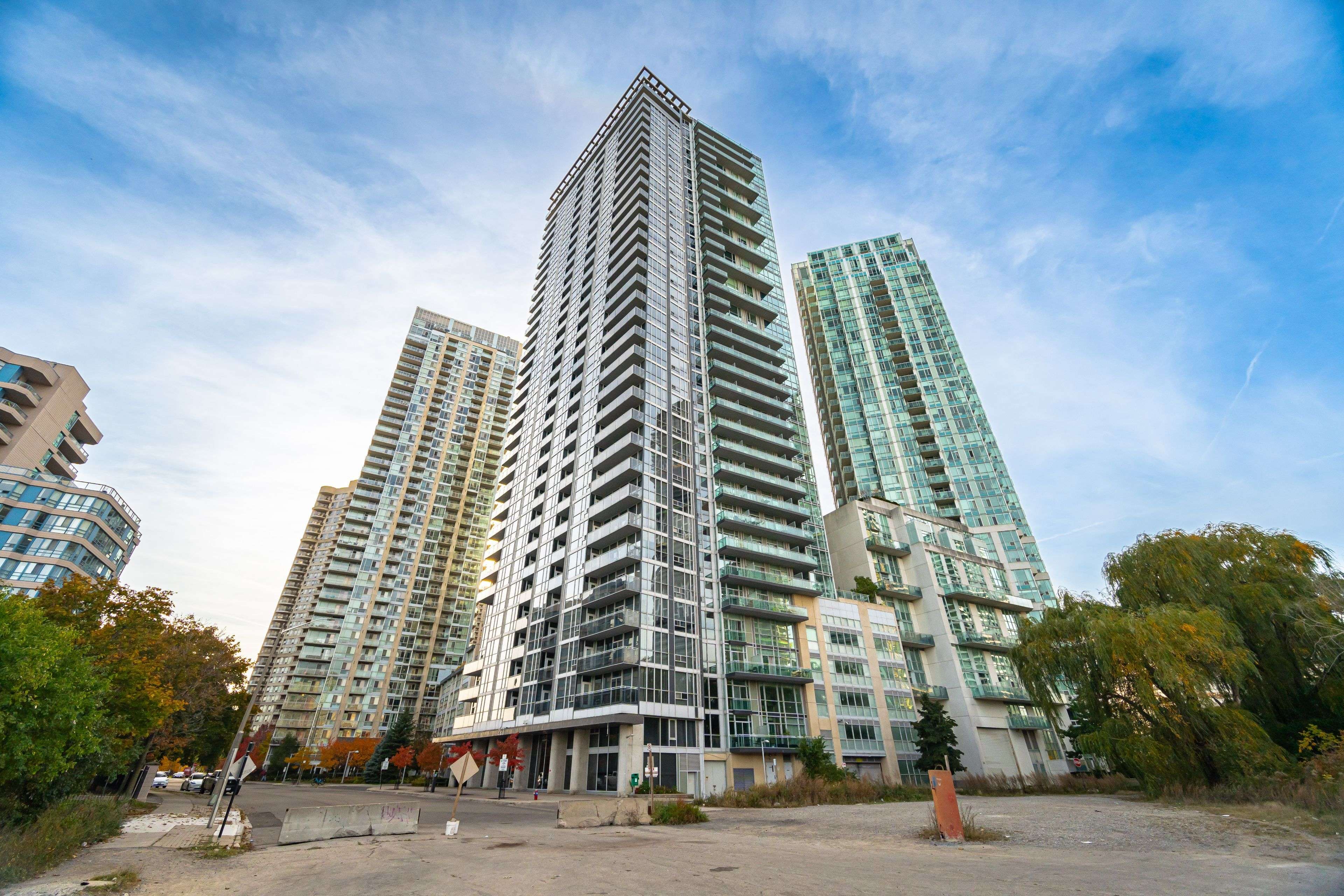 Mississauga, ON L5B 0E8,223 Webb DR #1509