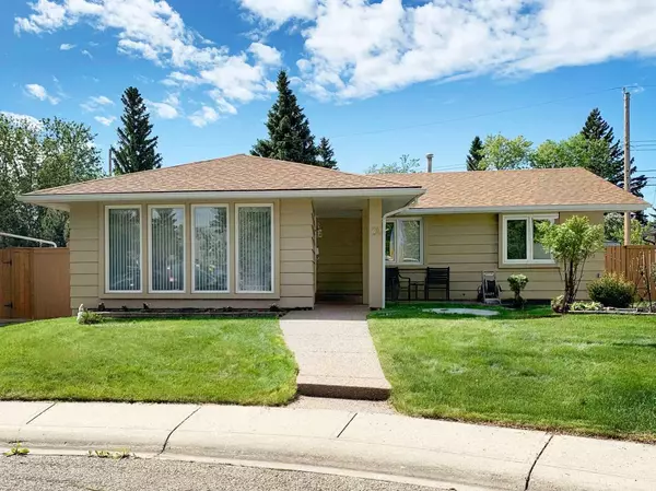 74 Lake Christina Close SE,  Calgary,  AB T2J 2R9